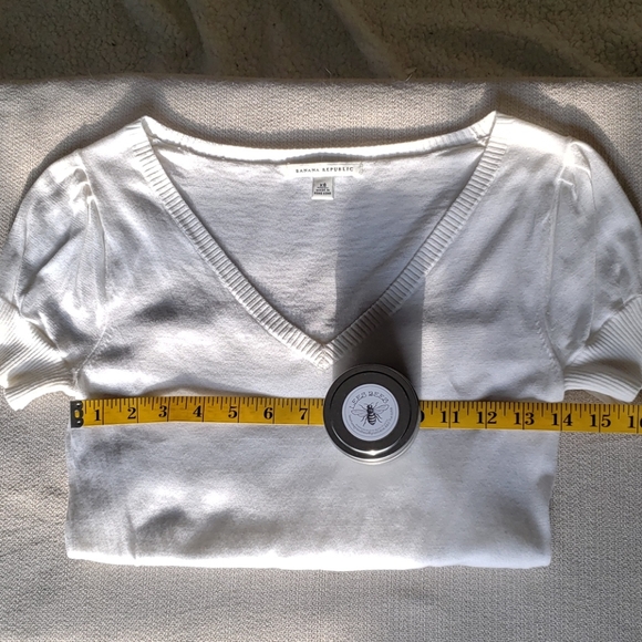 Banana Republic v-neck short sleeved sweater - Picture 5 of 10